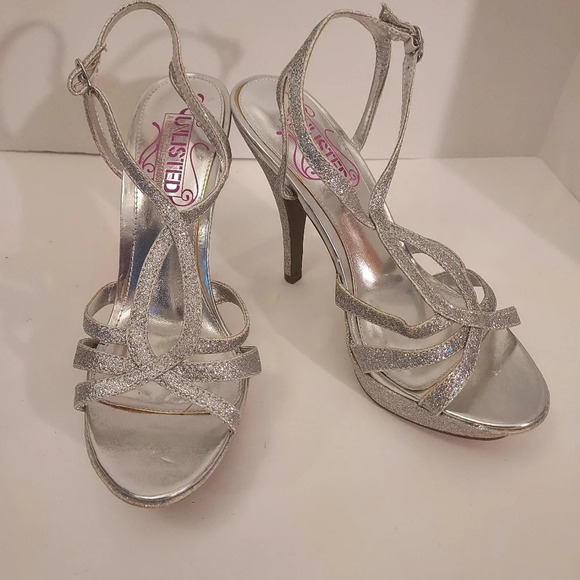 Unlisted A Kenneth Cole Production Hour Friend Silver Glitter Heels in Size 8 - Picture 1 of 12